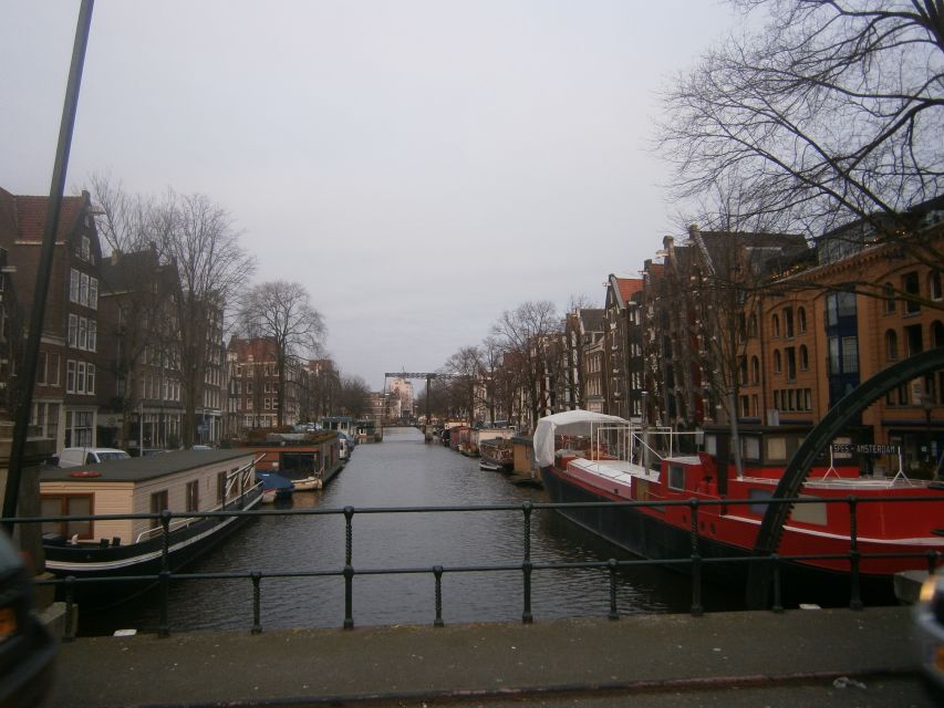 2.5-Hour Amsterdam Sightseeing Tour by Bike - Getting picked up in central Amsterdam, and why it changes everything