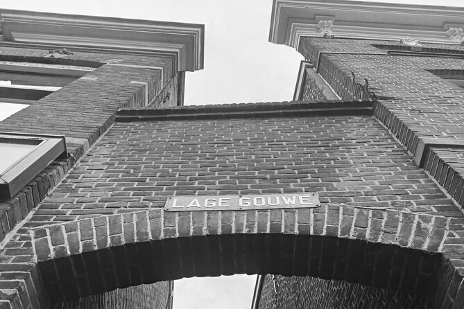 2-Hour Walking Tour in Gouda All inclusive - Turfmarkt canals and Visbanken fish trading: reading the waterways