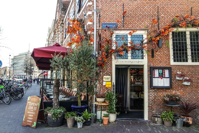 2 Hours Walking Tour Throughout History & Highlights of Haarlem - Amsterdamse Poort, Haarlem’s sygil, and the heavy chapters of city history