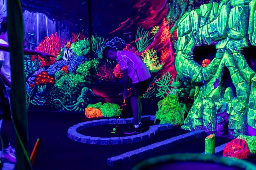 Aloha Amsterdam: 12-Hole Glow-in-the-Dark Mini-Golf - Getting to Aloha Amsterdam at De Ruijterkade 151