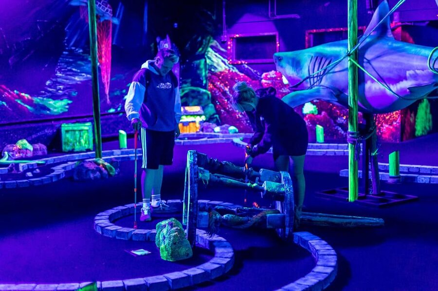 Aloha Amsterdam: 12-Hole Glow-in-the-Dark Mini-Golf - Who should book this glow-in-the-dark mini golf?