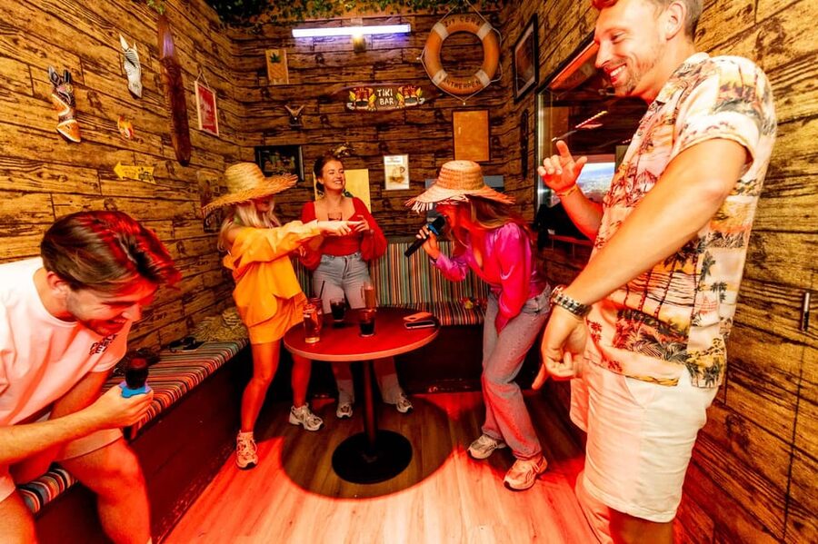 Aloha Amsterdam: Private Karaoke Booth with 20.000 Songs - Aloha Amsterdam, what this private karaoke booth really delivers