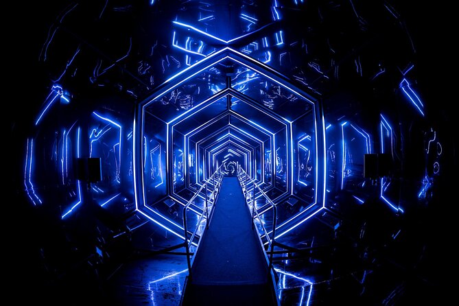 AMAZE Amsterdam: Immersive Audiovisual Experience - The Former Nightclub Setting, plus a Real Lounge Break