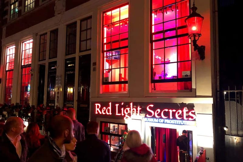 Amsterdam: 1,5-Hour Red Light District Tour - Key things you’ll notice on this 1.5-hour tour