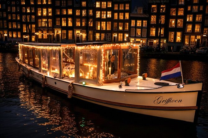 Amsterdam: 2-Hour Canal Cruise incl. Drinks & Dutch Snacks - Cats, cheese, and the fun kind of weird: Munt Tower and more