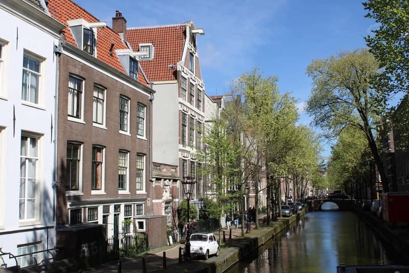 Amsterdam: 2-hour History & Culture tour with a Local - Huis aan de Drie Grachten and the canal belt ideas you can picture