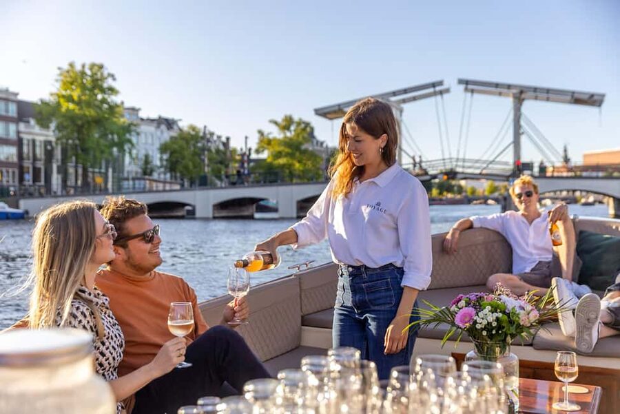 Amsterdam: 2-Hour Luxury Canal Cruise with Snacks & Drinks - Following the Water: Your Route from Keizersgracht Through Amsterdam’s Big Sights