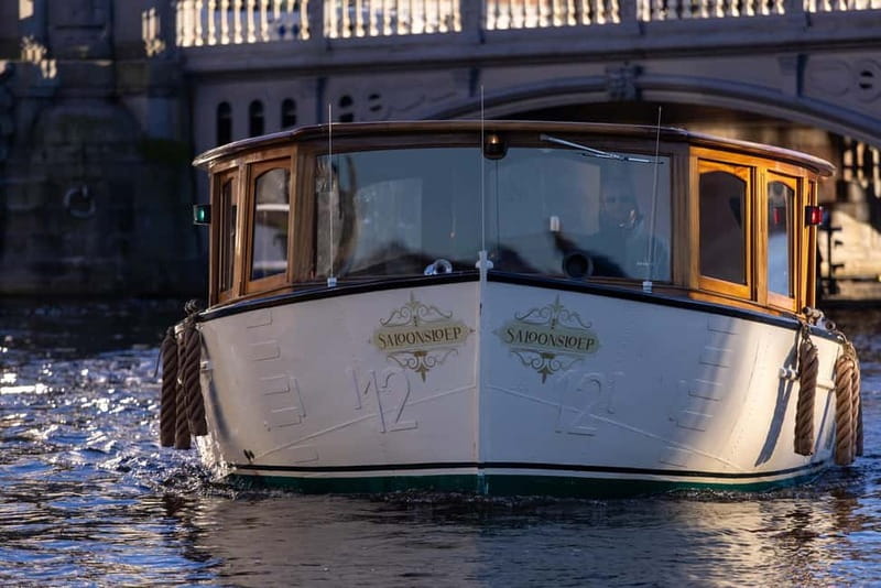 Amsterdam: 2-Hour Luxury Canal Cruise with Snacks & Drinks - Meeting at d’Vijff Vlieghen: Simple Tips to Avoid Stress