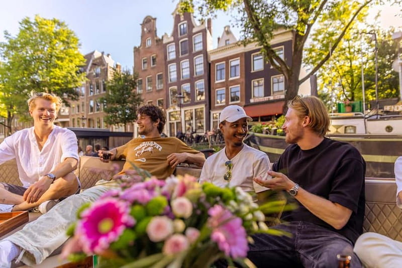 Amsterdam: 2-Hour Luxury Canal Cruise with Snacks & Drinks - Best Timing for Views: Daylight Clarity vs Evening Glow