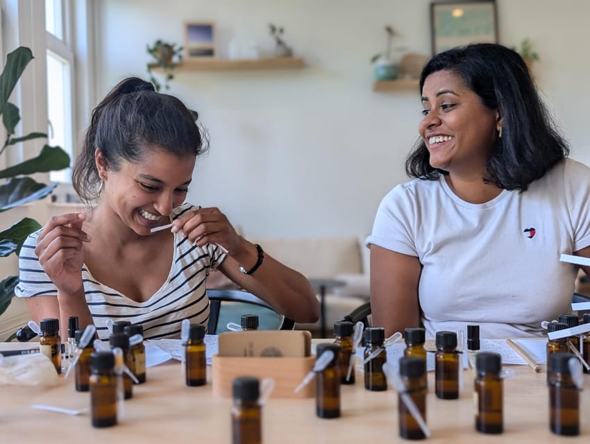 Amsterdam: 3-Hour Mindful Perfume-Making Workshop - Part 2: Perfume science and guided scent tasting (1.5 hours)