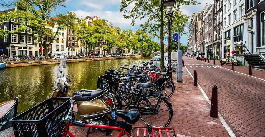 Amsterdam: 3-Hour Private Bike Tour of the City Center - Key things you will notice on this ride