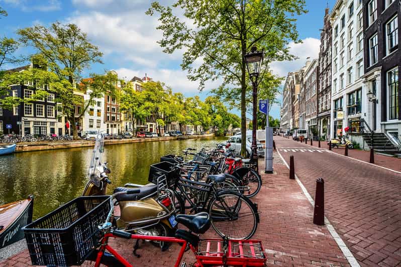Amsterdam: 3-Hour Private Bike Tour of the City Center - Why cycling the Canal Belt feels like the real Amsterdam