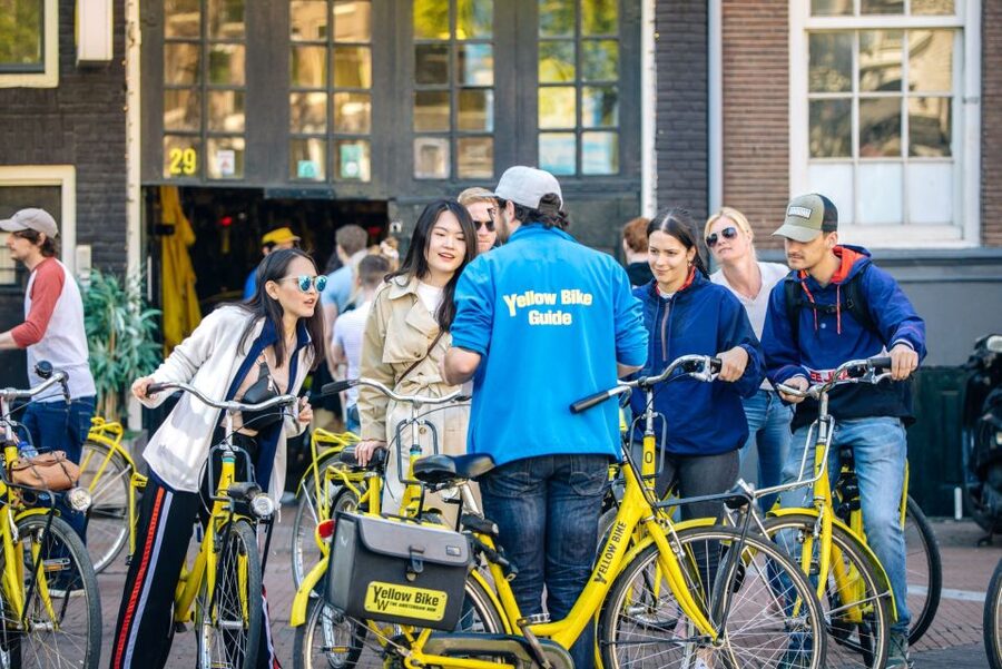 Amsterdam: 3h E-Bike Tour with break - How the tour keeps you comfortable in real bike traffic