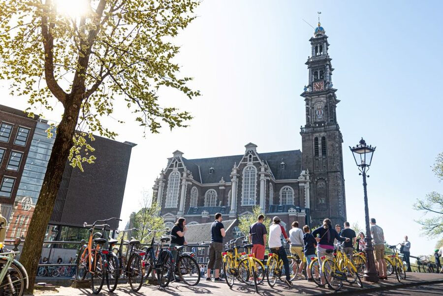 Amsterdam: 3h E-Bike Tour with break - Vondelpark and the museum district, at a pace that lets you look