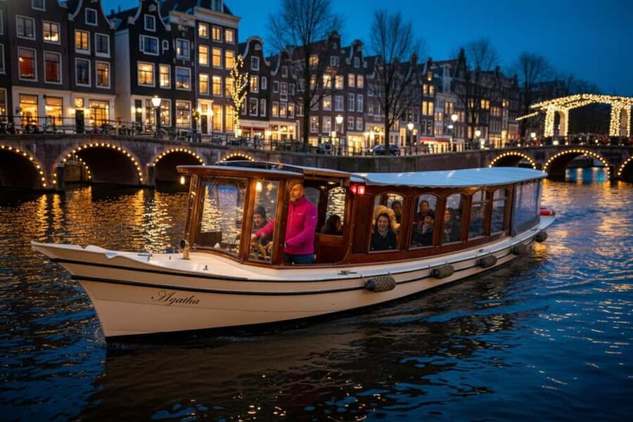 Amsterdam: 90 min Cruise with Local Guide & Unlimited Drinks - The local captain factor: stories, humor, and real conversation