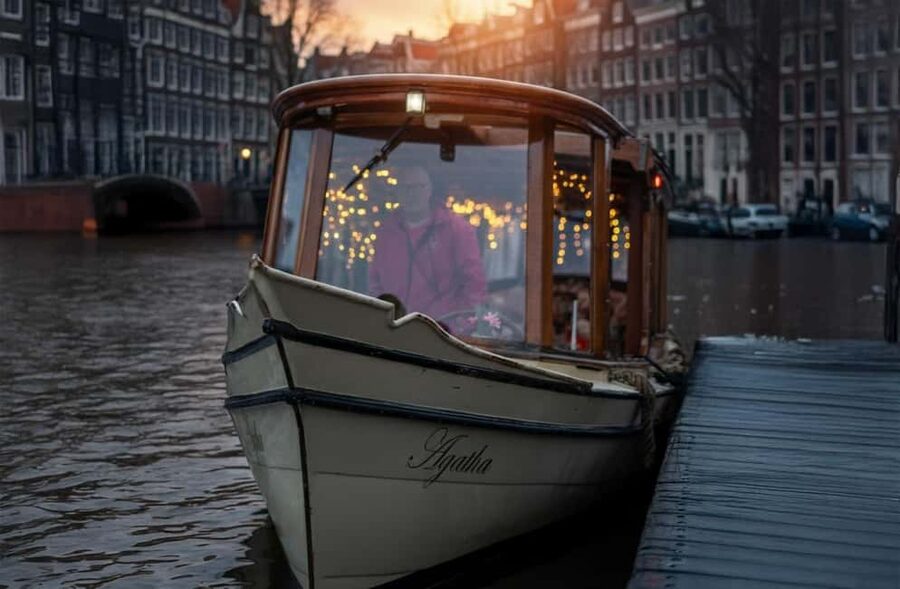 Amsterdam: 90 min Cruise with Local Guide & Unlimited Drinks - Value check: why $18 can feel like a steal (and when it will not)