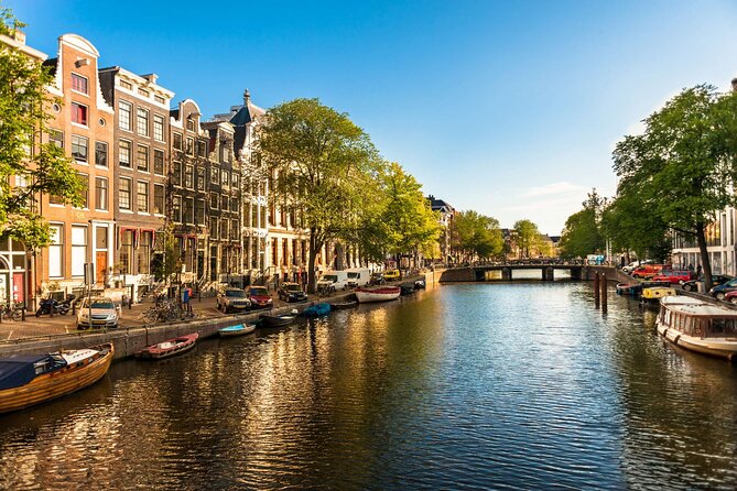 Amsterdam Airport & Non-Airport Private Transfer to City Center - What the ride feels like: air-conditioned comfort and group size up to eight