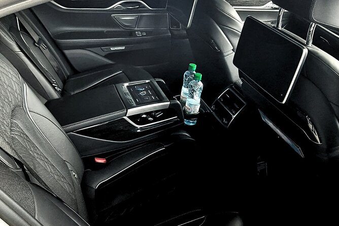 Amsterdam Airport & Non-Airport Private Transfer to City Center - Drop-off in Amsterdam: fast entry to your hotel area, with one logistical catch