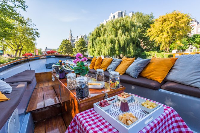 Amsterdam All-Inclusive 90-Minutes Heated Cruise by Captain Jack - Where you board near Rijksmuseum or Amsterdam Centraal
