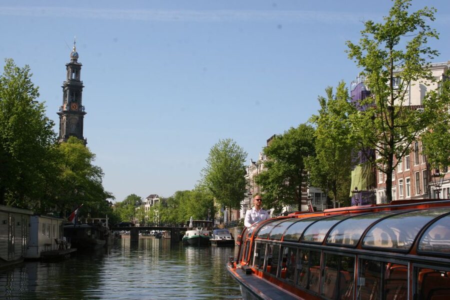 Amsterdam: Amsterdam Dungeon and Canal Cruise Entry Ticket - A Sensible Way to Schedule It in One Day