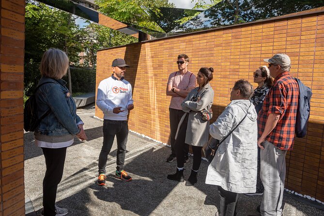 Amsterdam: Anne Frank and Jewish Quarter Walking Tour (TOP RATED) - Verzetsmuseum Amsterdam and Hollandsche Schouwburg: resistance and deportation in sequence