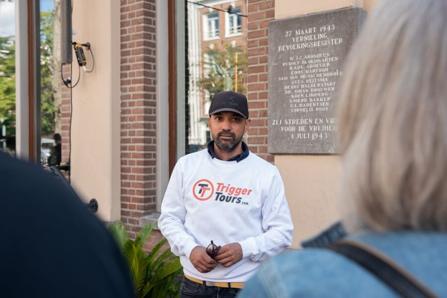 Amsterdam: Anne Frank Walking Tour - Jewish Quarter lanes: how WWII stories fit the street plan