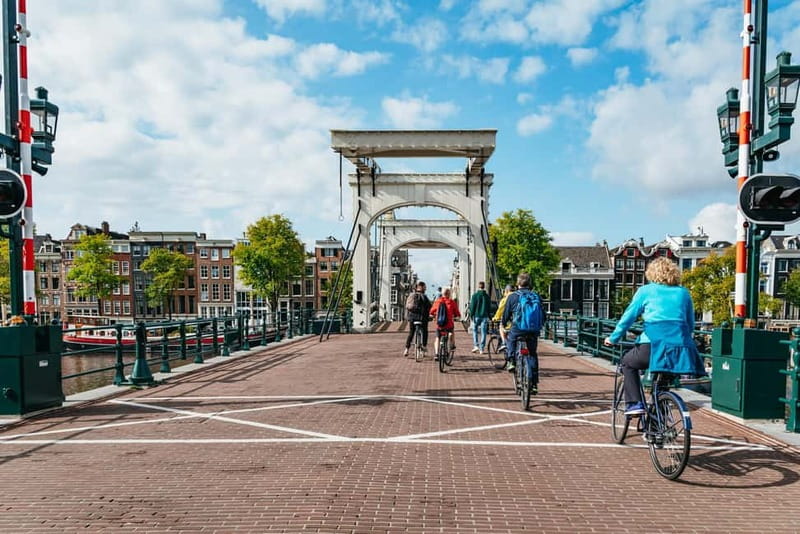 Amsterdam Bike Tour in Small Group + Optional Canal Cruise - Meeting at Bikeisready, getting your bike, and settling in