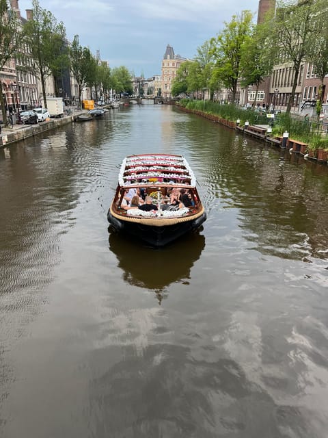 Amsterdam: Boat Tour with Optional Unlimited Drinks - Why This 45-Minute Amsterdam Canal Cruise Works So Well at Night