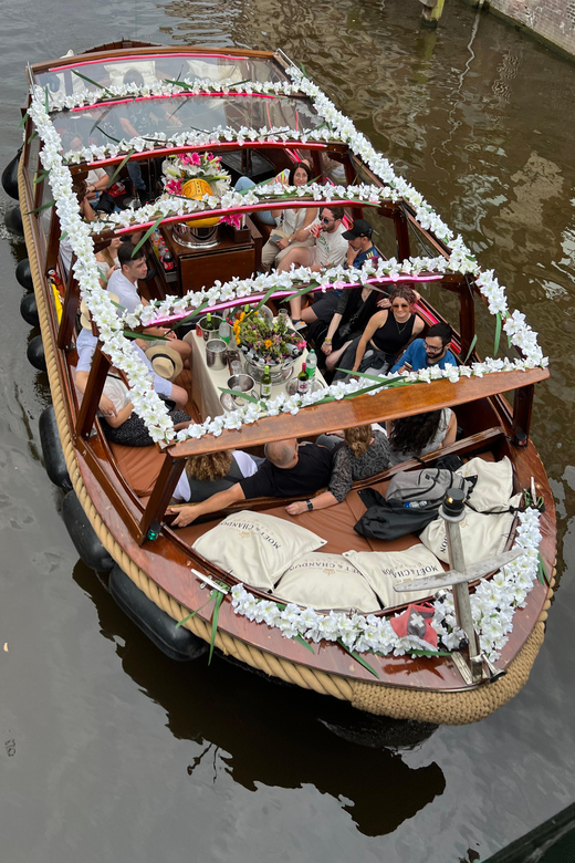 Amsterdam: Boat Tour with Optional Unlimited Drinks - Guides, Music, and the Small-Group Difference (Justin, Stephen, Bouda, Buddha)