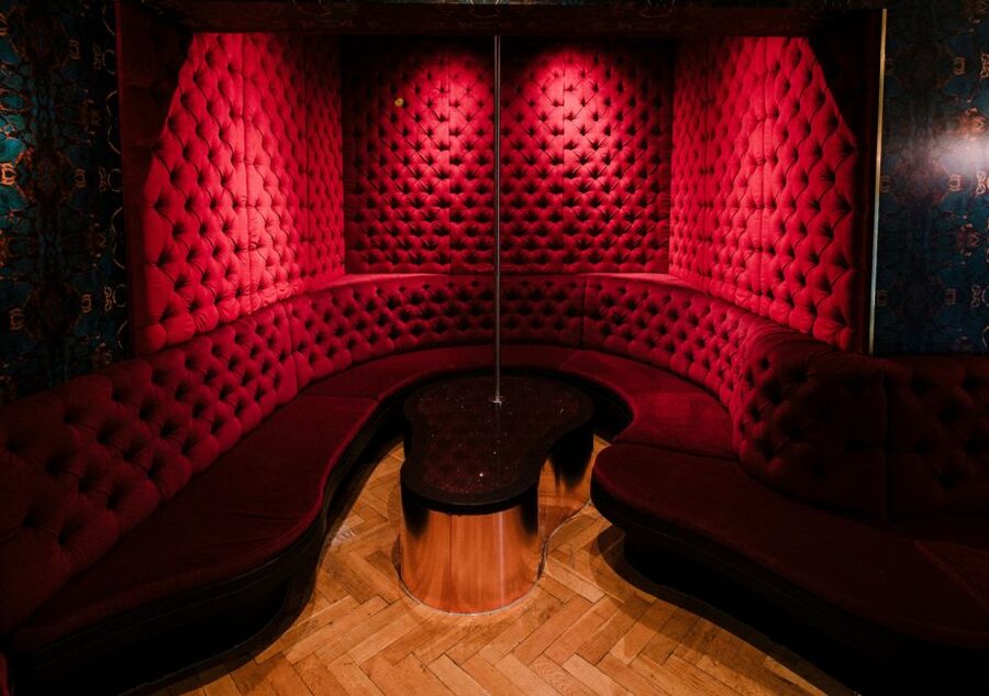 Amsterdam: Brothel Tour with Sex Worker Guide - Stairs, timing, and who should book (and who should skip)