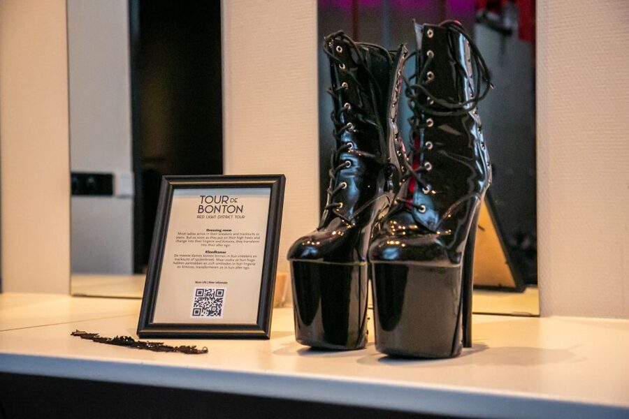 Amsterdam: Brothel Tour with Sex Worker Guide - Price and value for $24, with entry and a free drink