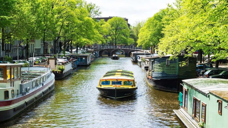 Amsterdam: Burger Cruise - Burgerbar & Canal Cruise - Price and value: why $41 feels more than just a sightseeing ticket