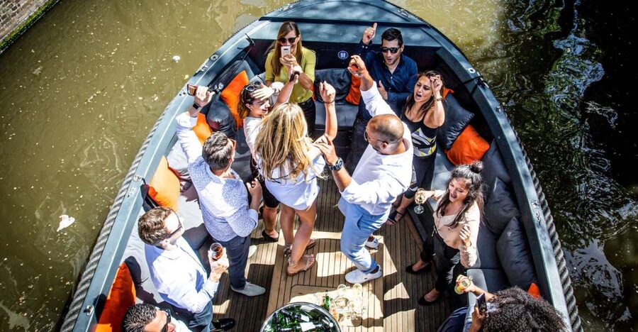 Amsterdam: Canal Belt Private Beer Boat Tour - Key things to know before you go