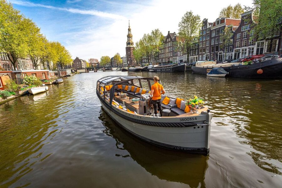 Amsterdam: Canal Belt Private Beer Boat Tour - 4 beers per person, and how to plan your drinking
