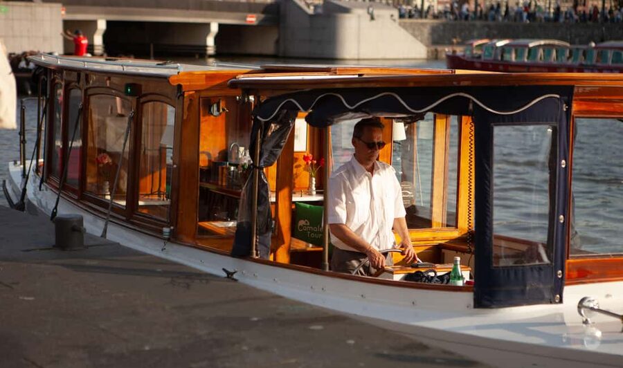 Amsterdam Canal Boat Ride with a Spanish-speaking Guide - The Route in Plain English: Amstel River, Canal Belt, and Jordaan