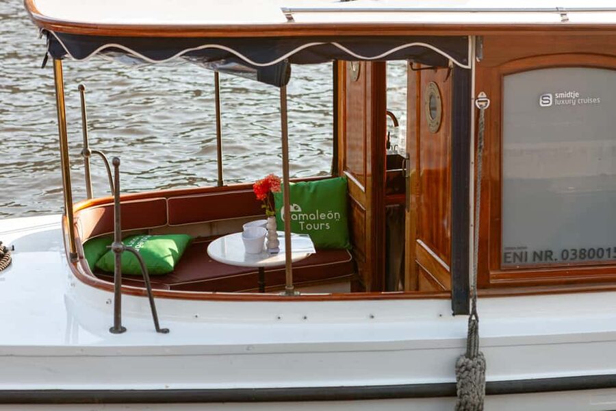 Amsterdam Canal Boat Ride with a Spanish-speaking Guide - Het Scheepvaartmuseum and Hortus Botanicus Views From the Water