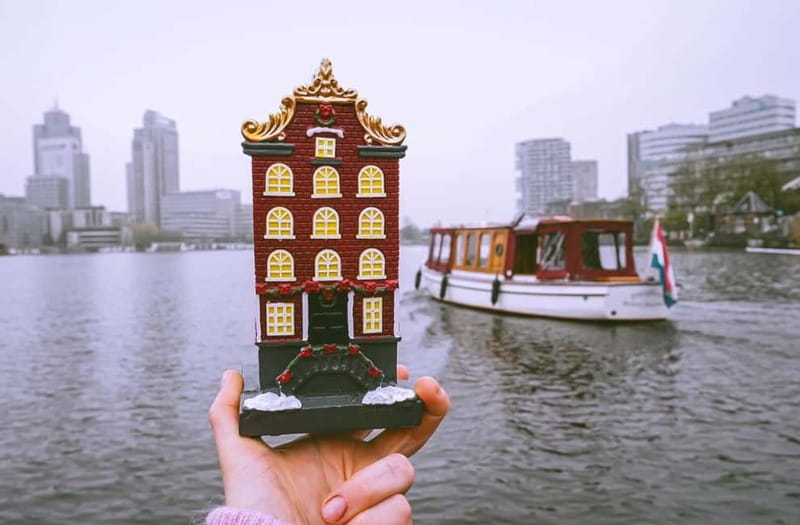 Amsterdam Canal Boat Tour with Live Guide - Why an Amsterdam canal boat beats the usual sightseeing grind