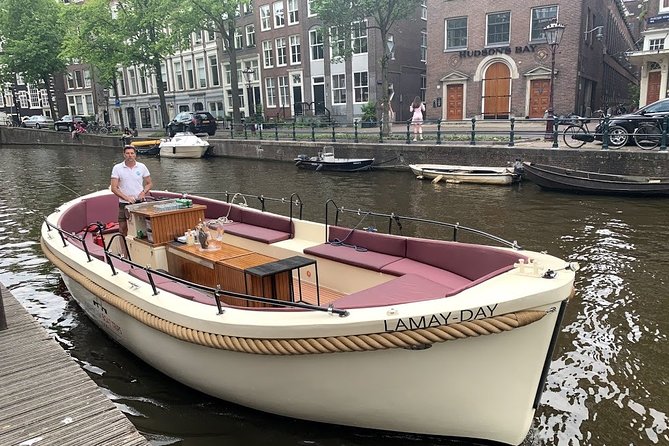Amsterdam canal cruise in open boat – Guided tour - Prinsengracht, Herengracht, Keizersgracht: the classic canal trio seen up close