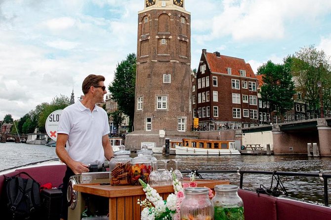 Amsterdam canal cruise in open boat – Guided tour - Cruising the Central Station front: the city looking forward