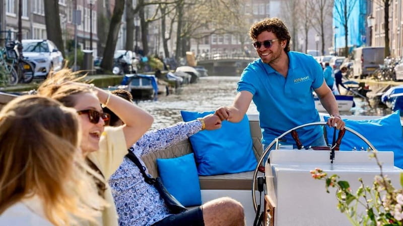Amsterdam: Canal Cruise in Open Boat with Drink Option - Price and value: why $19 can work if you choose it right