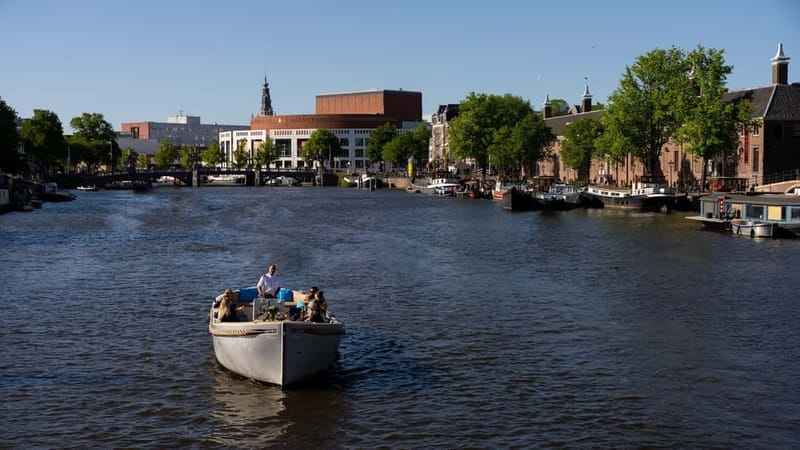 Amsterdam: Canal Cruise in Open Boat with Drink Option - Photo stops and the best sights for your camera