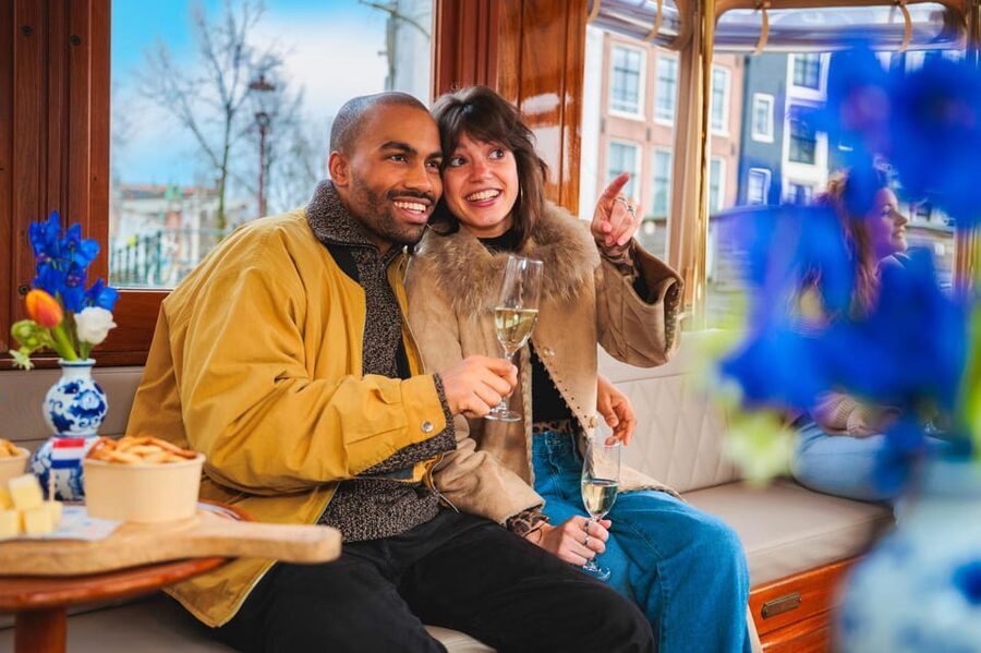 Amsterdam: Canal Cruise with Bubbles & Bites - Best Time to Go and Best Way to Enjoy It