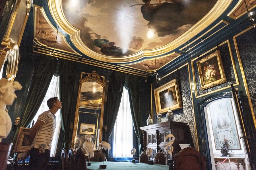 Amsterdam: Canal House Museum 'Willet-Holthuysen' Ticket - Starting with the Louis XVI ballroom and what it signals