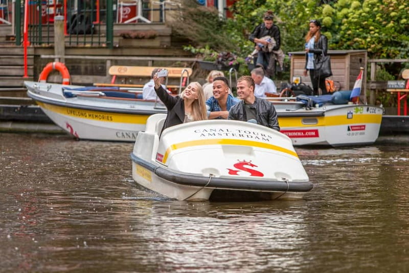Amsterdam: Chart Your Own Canal Course by Pedal Boat - Room for 4: Who This Works Best For