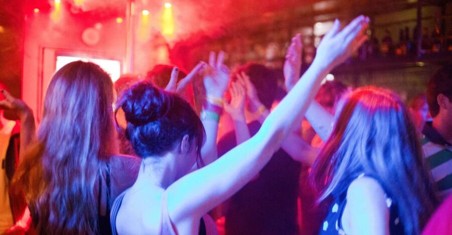 Amsterdam: City Center Bar Crawl and Nightlife Experience - Key things to know before your Amsterdam night