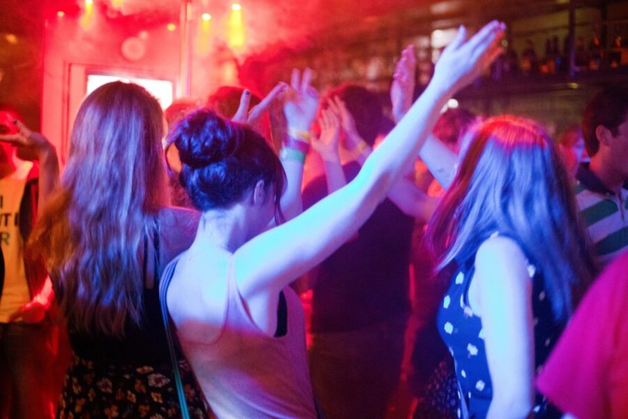 Amsterdam: City Center Bar Crawl and Nightlife Experience - Hosts, group vibe, and how WhatsApp keeps you in sync