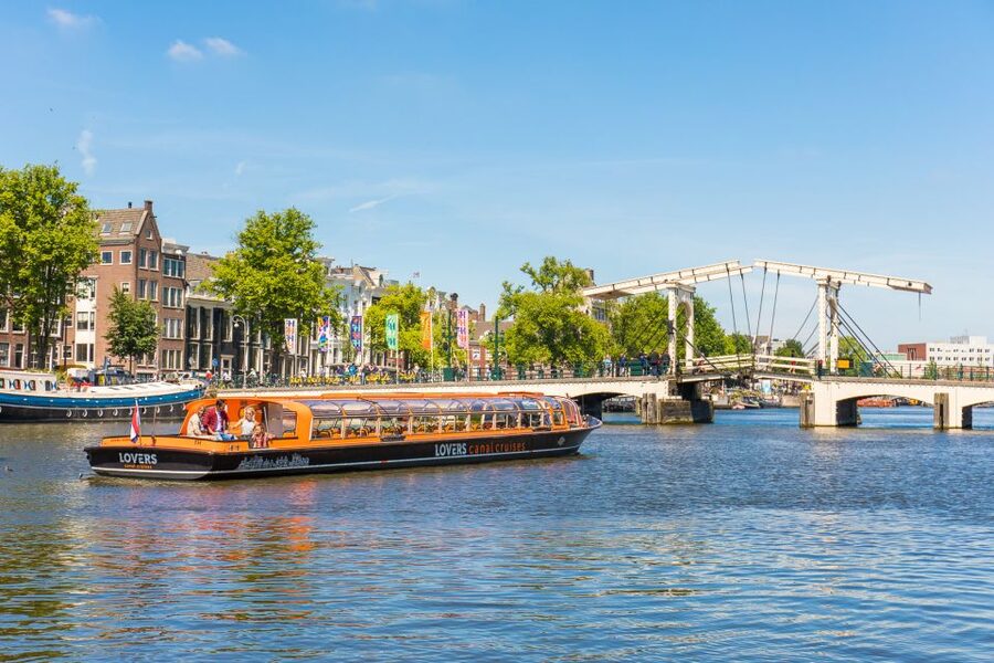 Amsterdam: City Centre Canal Cruise including Audioguide - What You See on the Canal Belt, the Amstel, and the Bridges Most Visitors Want