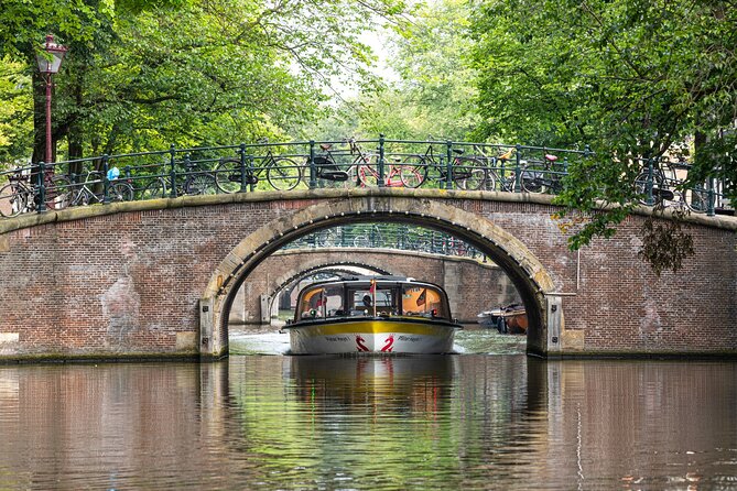 Amsterdam City Centre Cruise on heated boat with Audioguide - Photo tips for glass boats in Amsterdam