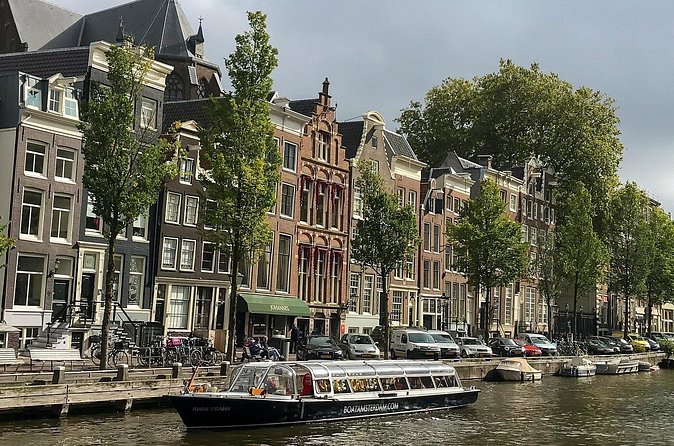 Amsterdam Classic Canal Cruise with Live Guide - Getting the Most Out of Your Hour on the Water