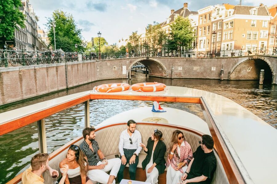 Amsterdam: Classic Saloon Boat Cruise with Cheese & Wine - Who this cruise is best for, and who may want another option